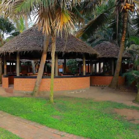 Seaface Beach Resort Kovalam Luaran gambar