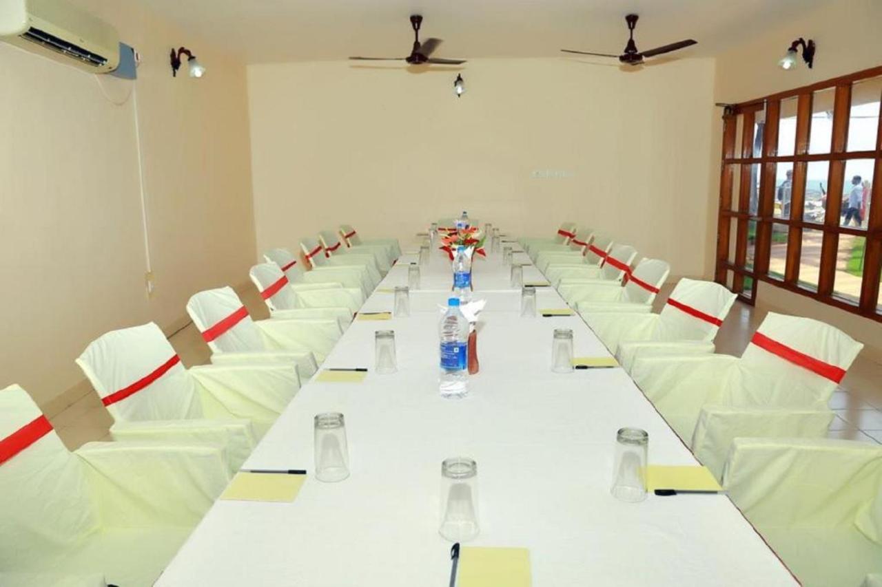 Seaface Beach Resort Kovalam Luaran gambar