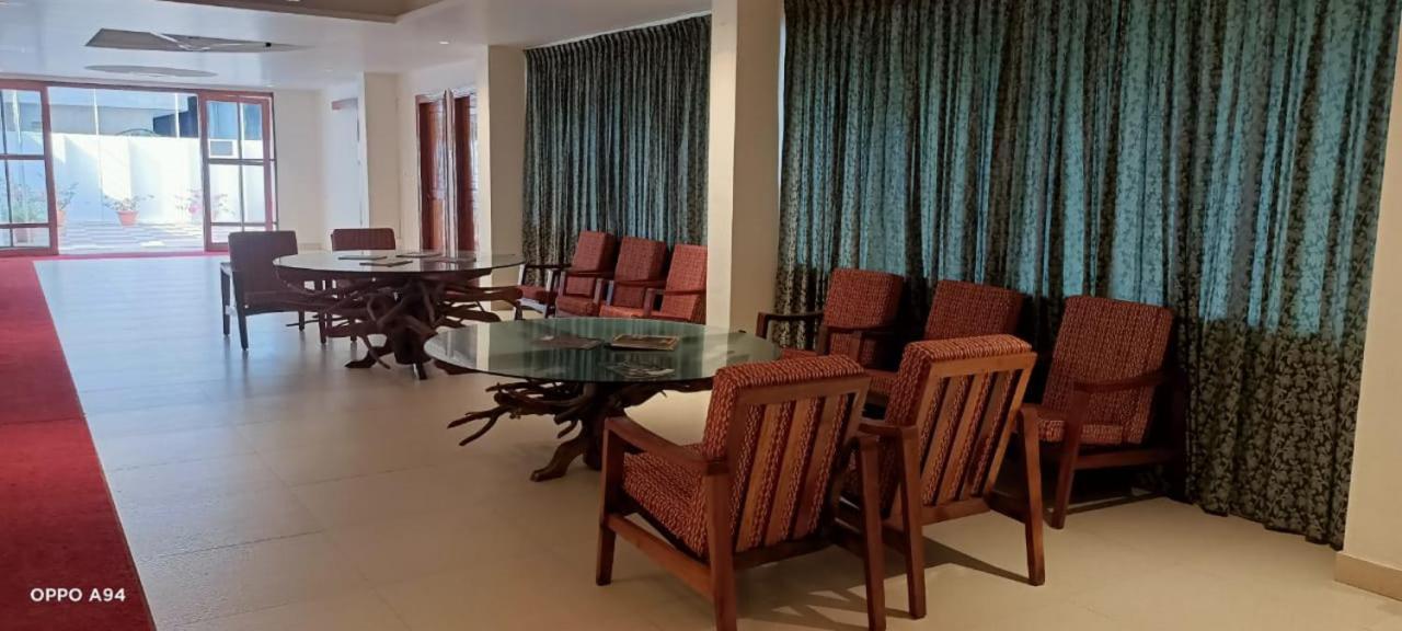Seaface Beach Resort Kovalam Luaran gambar