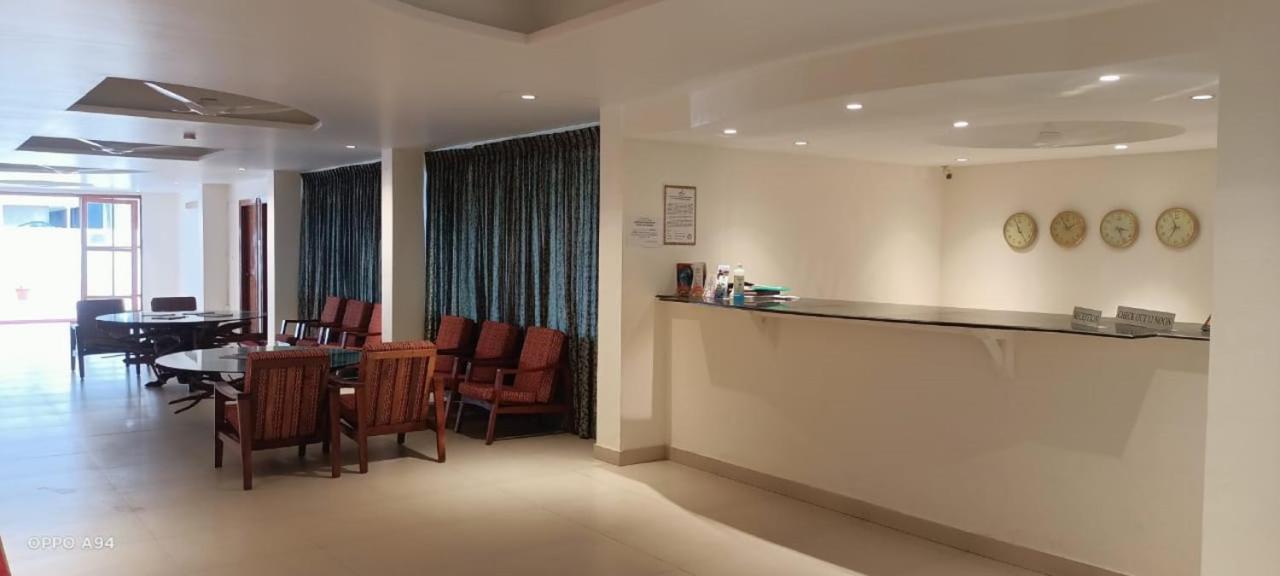Seaface Beach Resort Kovalam Luaran gambar